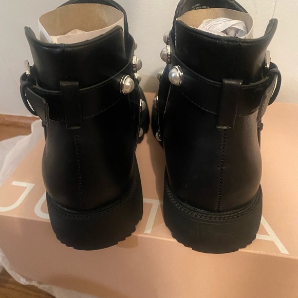 NWT Clarice Cut-Out Lug sole boot 7.5 - Picture 6 of 13